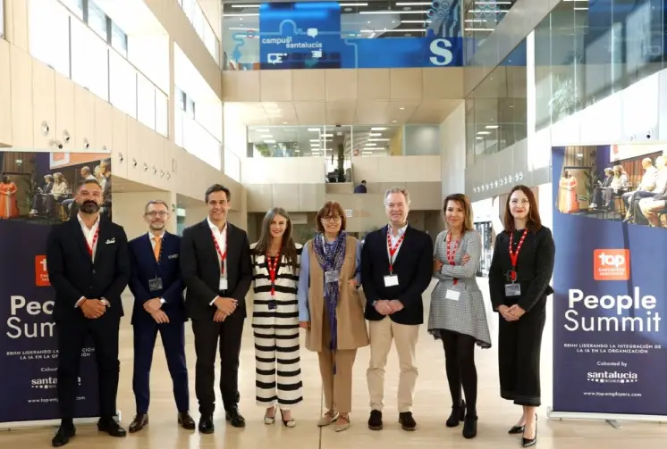 SANTALUCÍA acoge el encuentro de empresas líderes en RRHH 'People Summit'