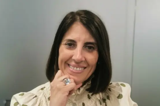 Diana Hernández, directora del Canal de Agentes Exclusivos de SANTALUCÍA, en una imagen corporativa de la aseguradora.