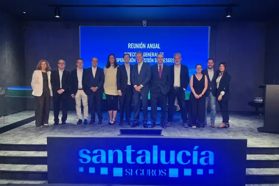 Equipo directivo de SANTALUCÍA durante la reunión anual de la Dirección General de Supervisión y Gestión de Riesgos, celebrada por su décimo aniversario.